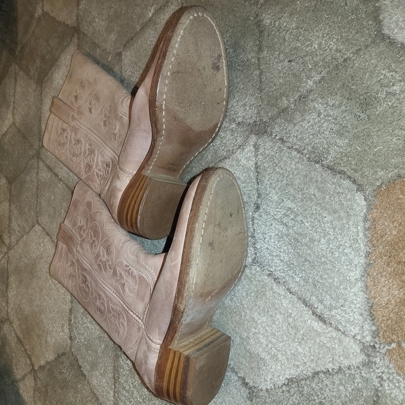 Frye Champagne Cut Out Limited Edition Boots Sz 6 - Picture 4 of 4